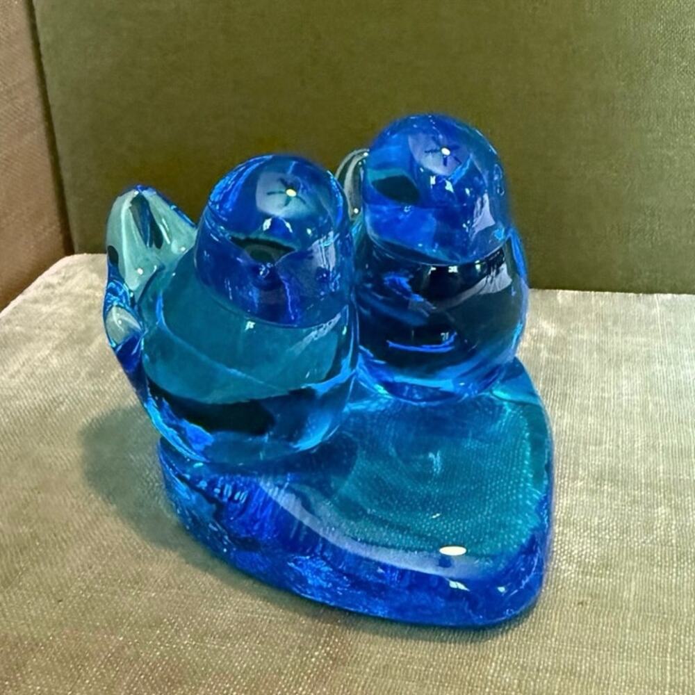 • Bluebirds of Happiness • Heart Base • Signed Leo Ward 1989 - Picture 2 of 12